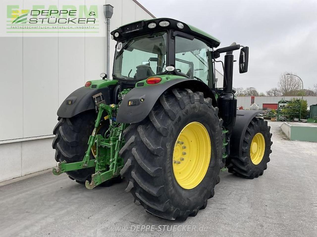 John Deere 6215r - Трактор: фото 2 John Deere 6215r - Трактор: фото 2