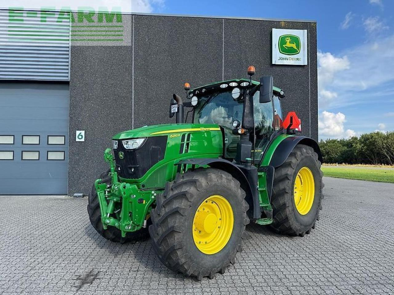John Deere 6250r - Трактор: фото 1 John Deere 6250r - Трактор: фото 1