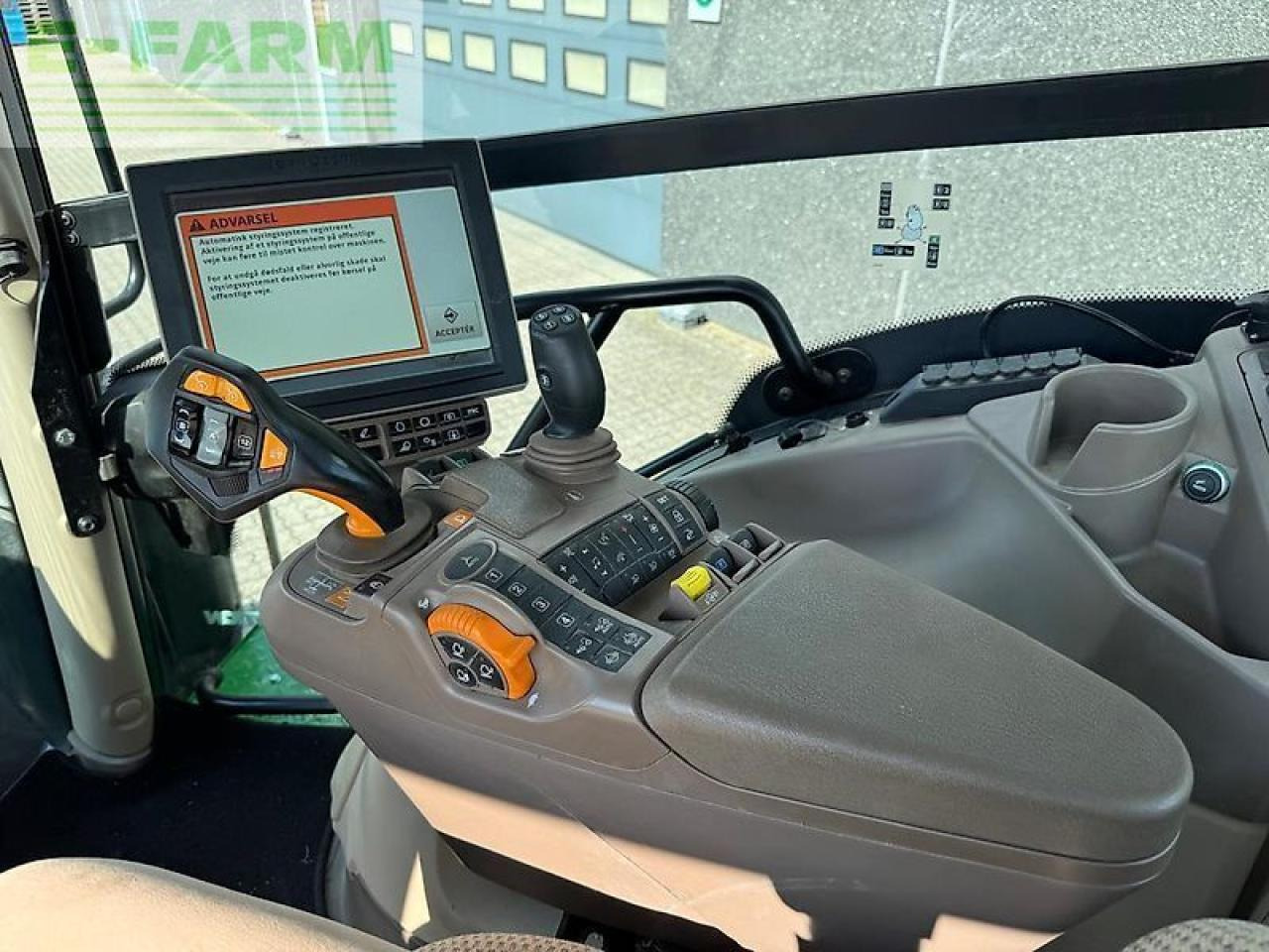 John Deere 6250r - Трактор: фото 4 John Deere 6250r - Трактор: фото 4