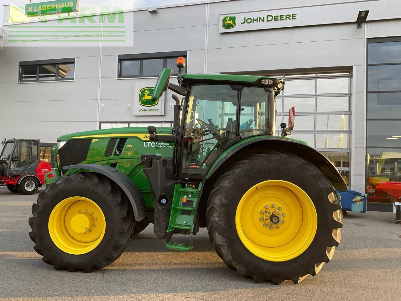 John Deere 6R 215 - Трактор: фото 2 John Deere 6R 215 - Трактор: фото 2