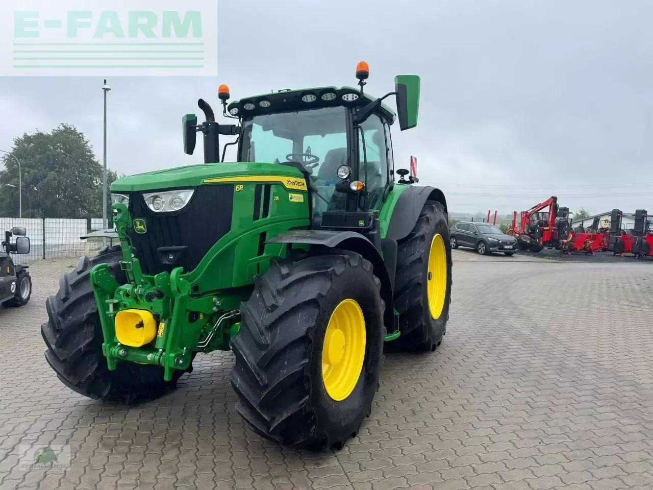 John Deere 6r 215 - Трактор: фото 4 John Deere 6r 215 - Трактор: фото 4