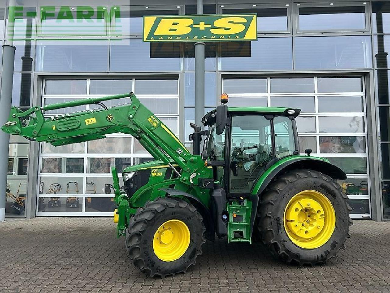 John Deere 6r150 - Трактор: фото 1 John Deere 6r150 - Трактор: фото 1