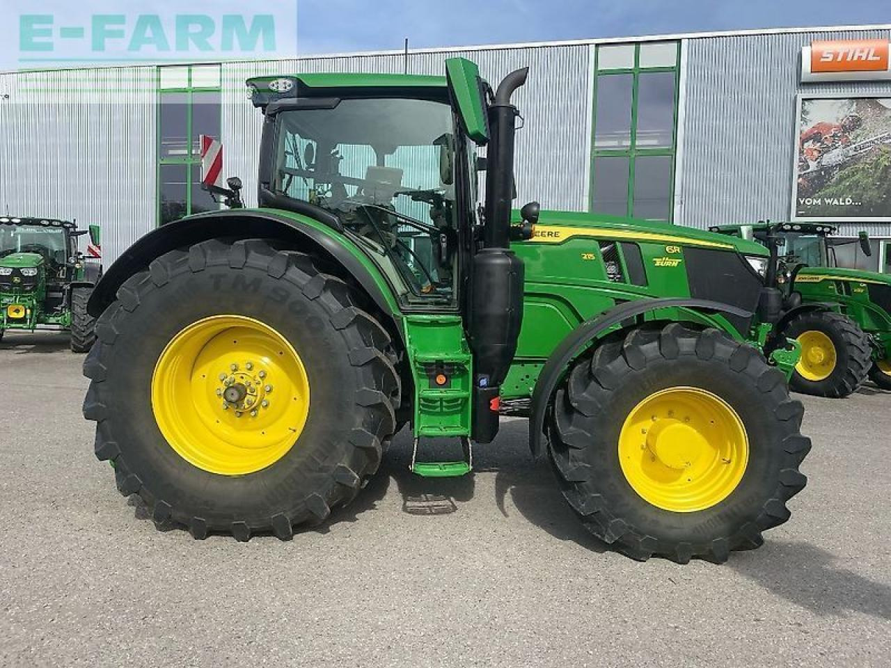 John Deere 6r215 / 6r 215 - Трактор: фото 1 John Deere 6r215 / 6r 215 - Трактор: фото 1