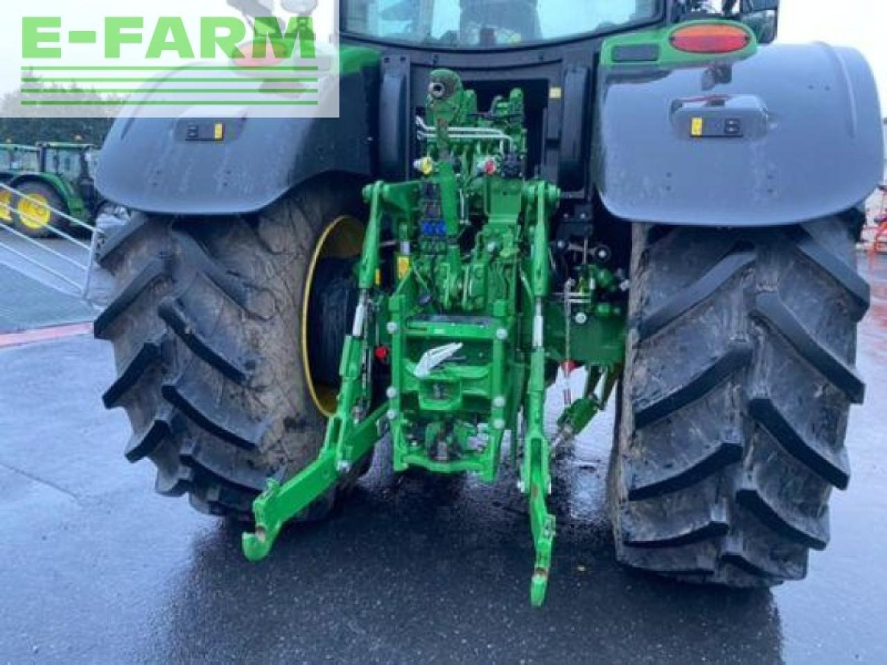 John Deere 6r215 - Трактор: фото 5 John Deere 6r215 - Трактор: фото 5