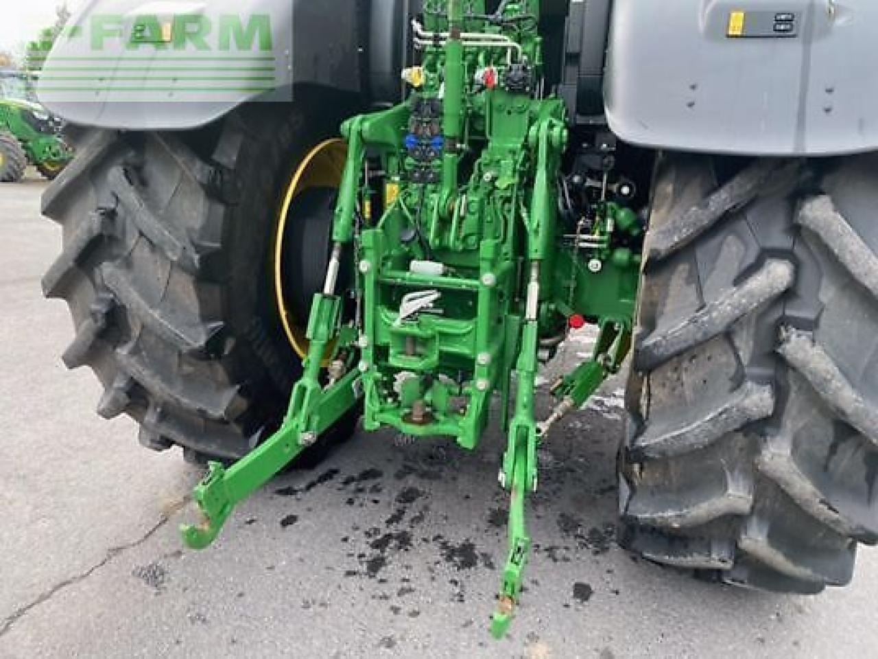 John Deere 6r215 - Трактор: фото 5 John Deere 6r215 - Трактор: фото 5