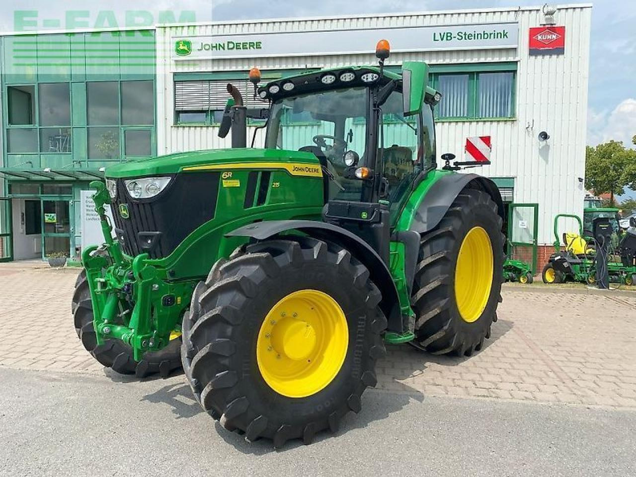 John Deere 6r215 - Трактор: фото 1 John Deere 6r215 - Трактор: фото 1