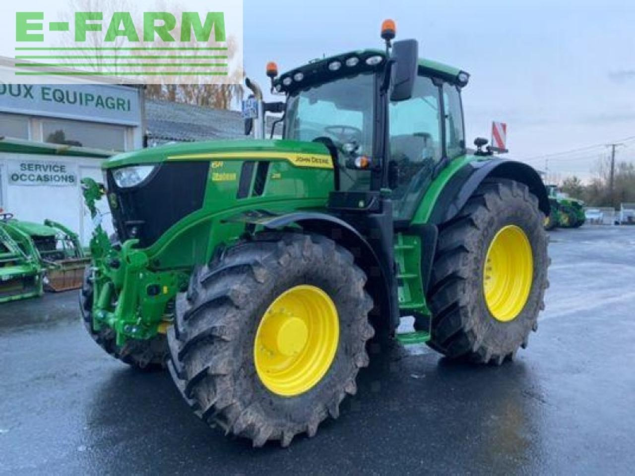 John Deere 6r215 - Трактор: фото 1 John Deere 6r215 - Трактор: фото 1