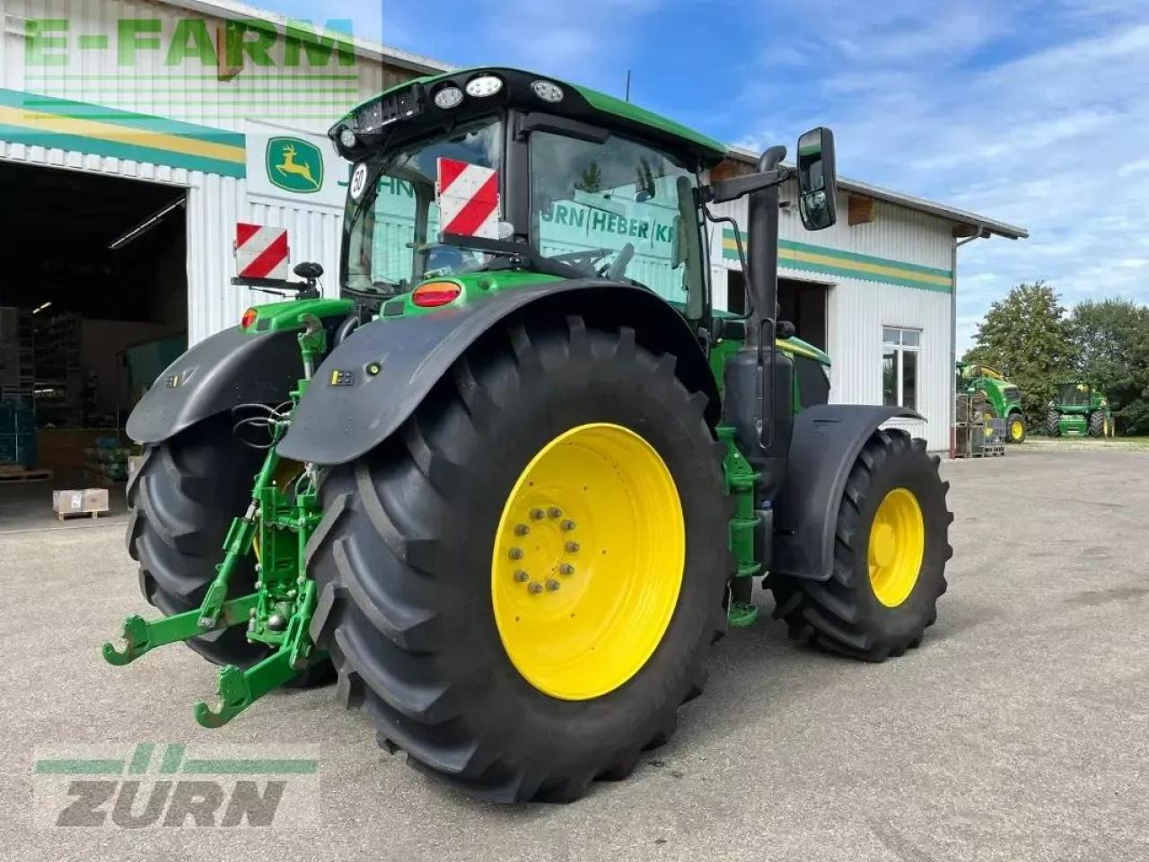 John Deere 6r215 - Трактор: фото 5 John Deere 6r215 - Трактор: фото 5