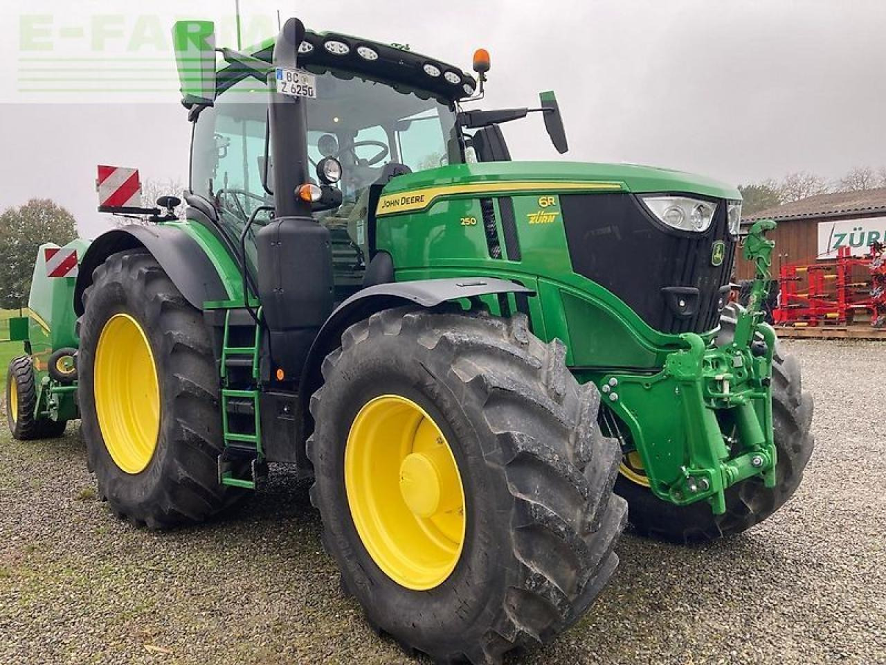 John Deere 6r250 - Трактор: фото 3 John Deere 6r250 - Трактор: фото 3