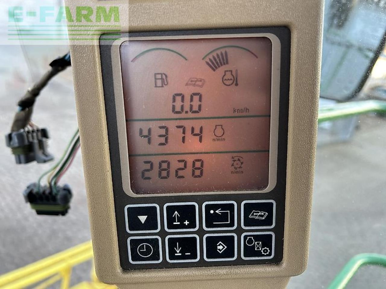 John Deere 7700 - Трактор: фото 4 John Deere 7700 - Трактор: фото 4