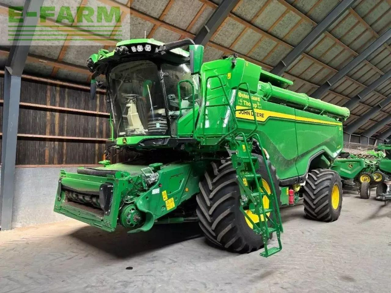 John Deere x9 1000 - Зерноуборочный комбайн: фото 1 John Deere x9 1000 - Зерноуборочный комбайн: фото 1