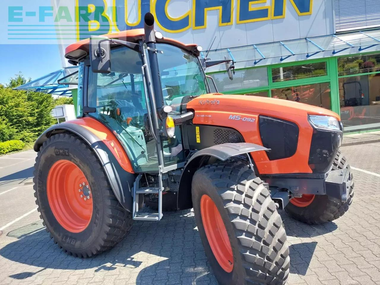 Kubota m5-092 cab - Трактор: фото 2 Kubota m5-092 cab - Трактор: фото 2