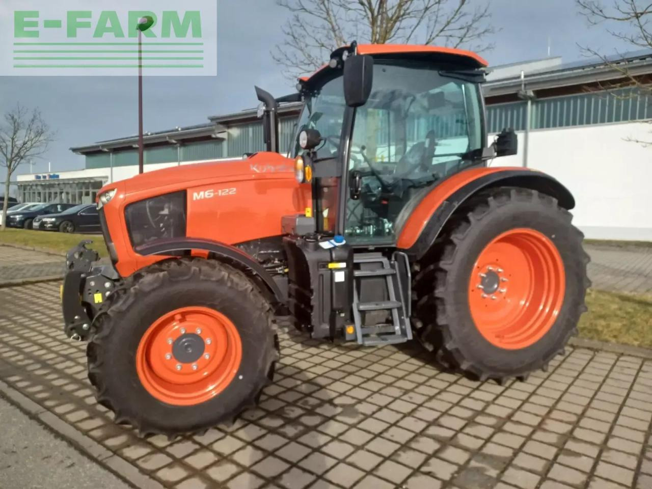 Kubota m6-122 - Трактор: фото 1 Kubota m6-122 - Трактор: фото 1