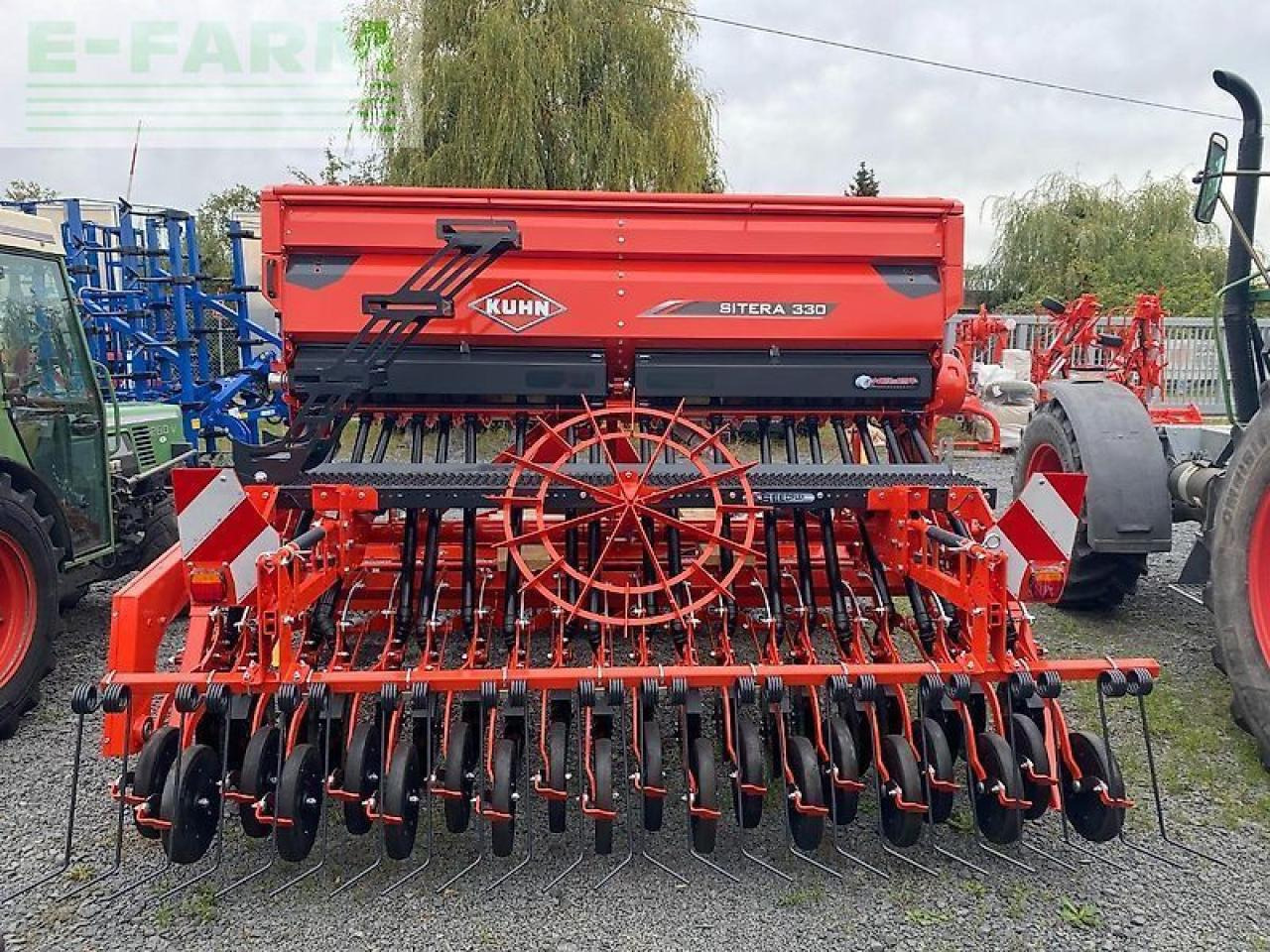 Kuhn kuhn kreiselegge hrb 303& drillmaschine sitera 330-20m - Сеялка: фото 1 Kuhn kuhn kreiselegge hrb 303& drillmaschine sitera 330-20m - Сеялка: фото 1