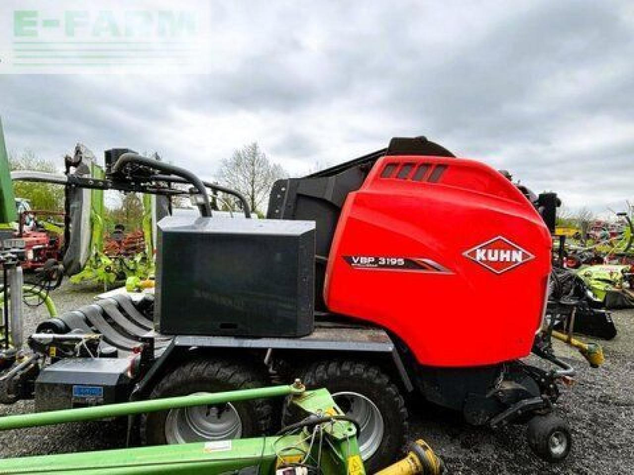 Kuhn vbp 3195 intelliwrap, opti cut 23 - Пресс-подборщик тюковый: фото 5 Kuhn vbp 3195 intelliwrap, opti cut 23 - Пресс-подборщик тюковый: фото 5
