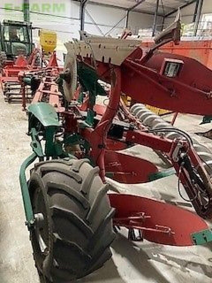 Kverneland kk 2500b i plough isobus met vorenpakker - Плуг: фото 2 Kverneland kk 2500b i plough isobus met vorenpakker - Плуг: фото 2