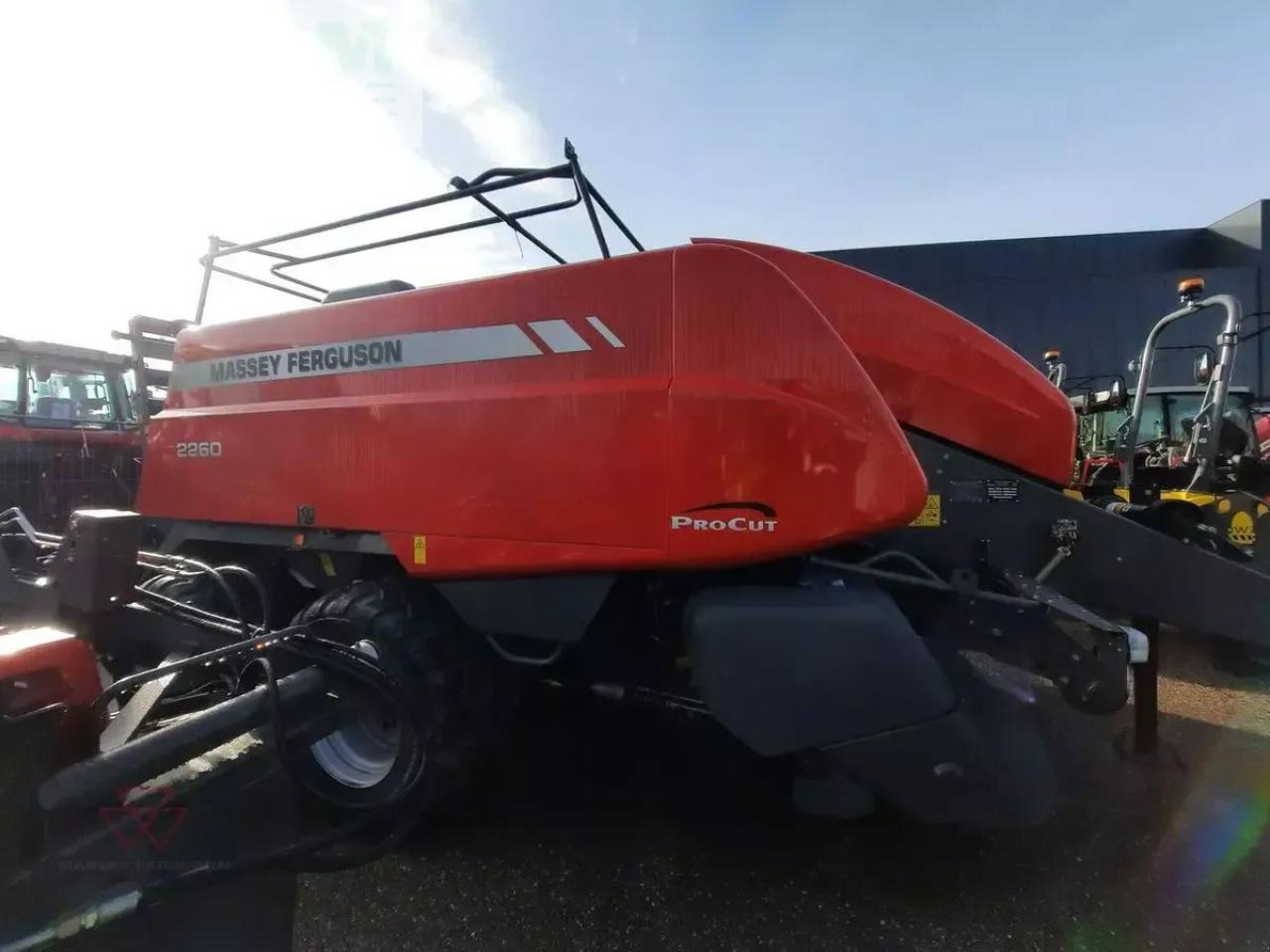 Massey Ferguson 2260 tc - Пресс-подборщик тюковый: фото 1 Massey Ferguson 2260 tc - Пресс-подборщик тюковый: фото 1