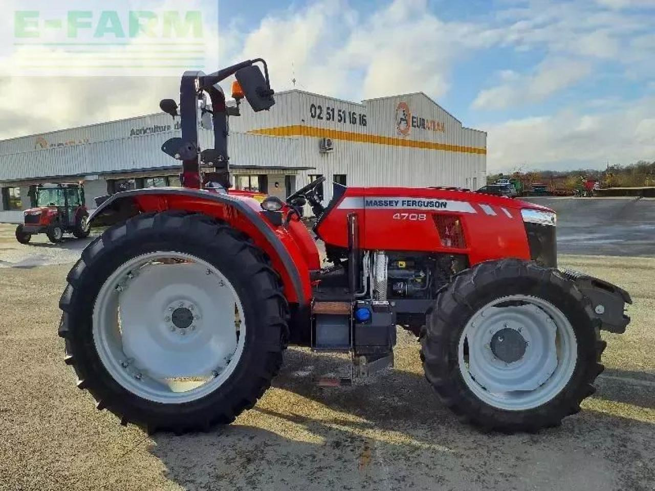 Massey Ferguson 4708 - Трактор: фото 1 Massey Ferguson 4708 - Трактор: фото 1