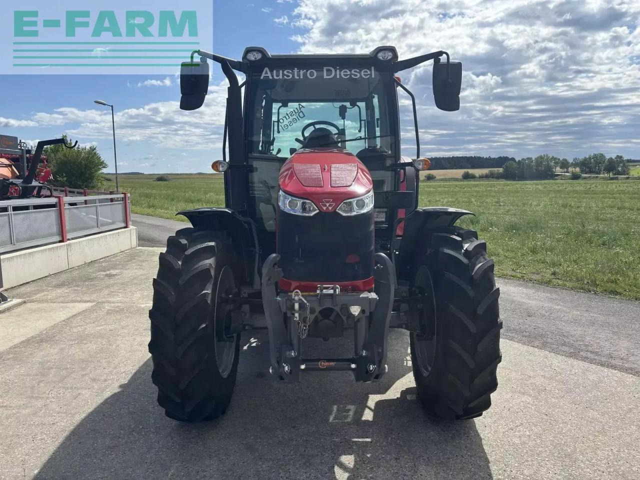 Massey Ferguson 5711 m dyna 4 comfort - Трактор: фото 2 Massey Ferguson 5711 m dyna 4 comfort - Трактор: фото 2