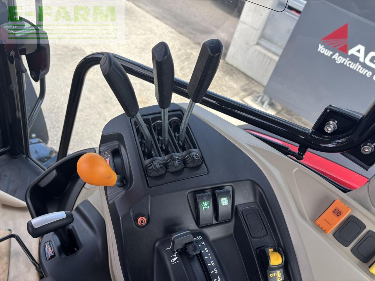 Трактор Massey Ferguson 5711 m dyna 4 comfort: фото 19