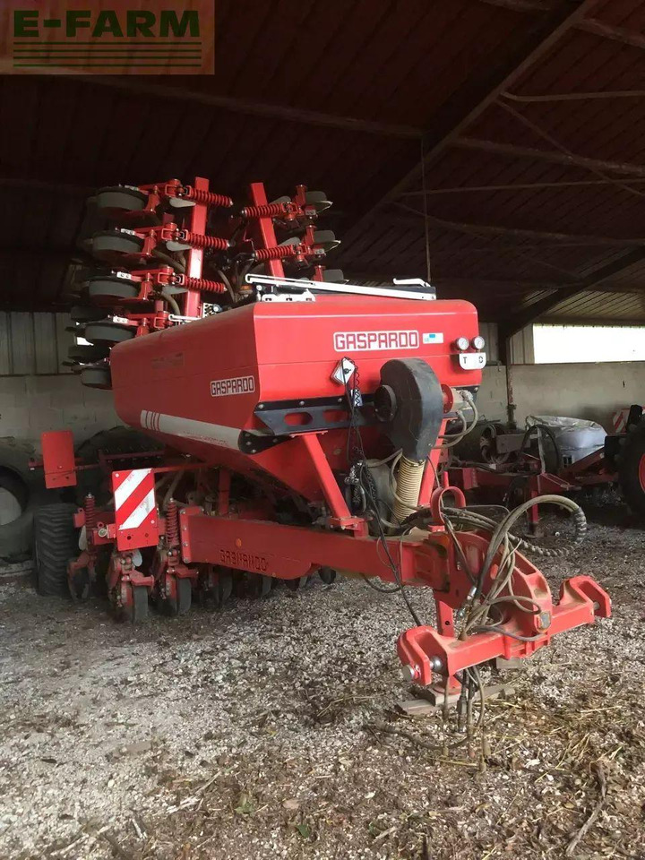 Mustang gigante 600 33 ro - Сеялка точного высева: фото 2 Mustang gigante 600 33 ro - Сеялка точного высева: фото 2