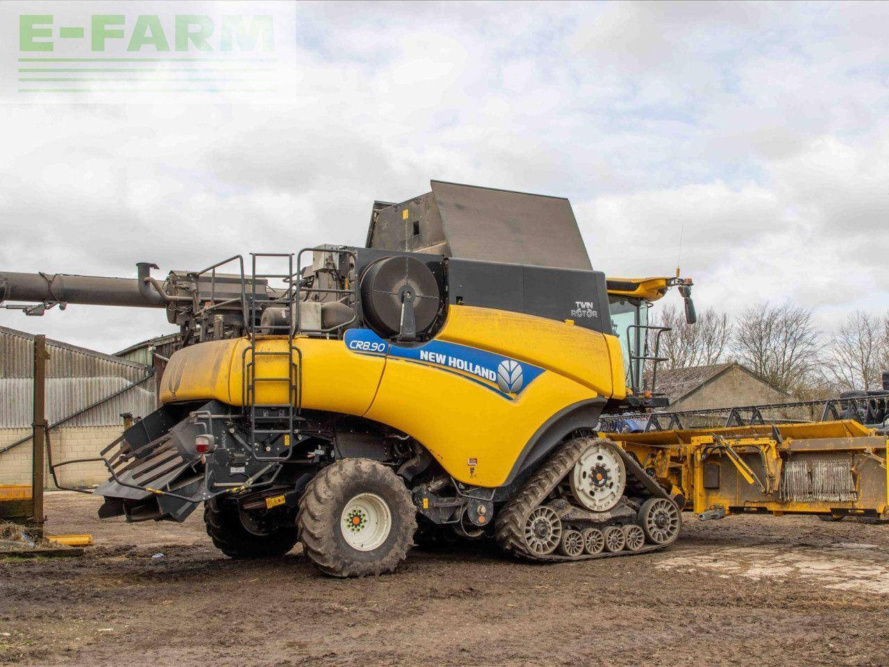 New Holland CR 8.90 - Зерноуборочный комбайн: фото 1 New Holland CR 8.90 - Зерноуборочный комбайн: фото 1