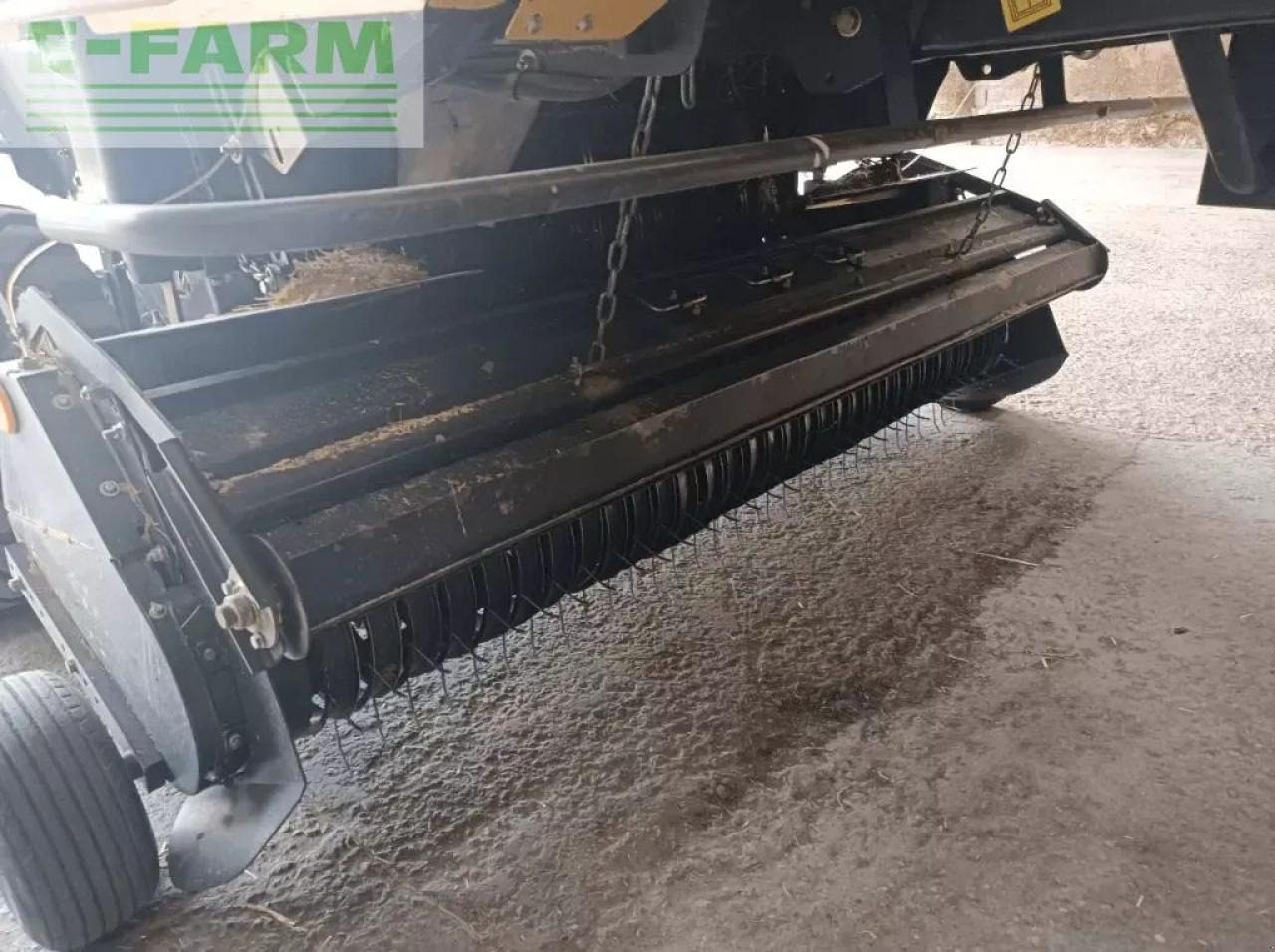 New Holland br7070 crop cutter - Пресс-подборщик тюковый: фото 5 New Holland br7070 crop cutter - Пресс-подборщик тюковый: фото 5