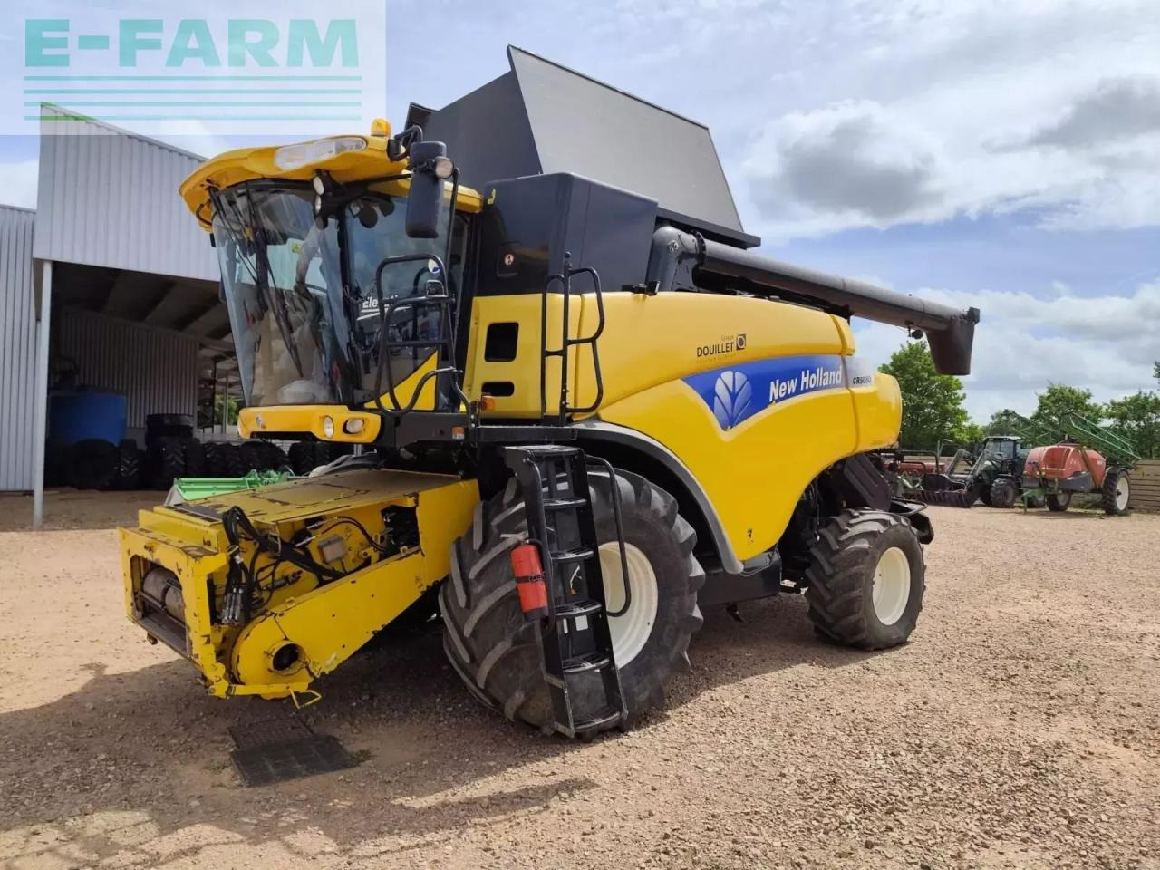 New Holland cr9080 - Зерноуборочный комбайн: фото 1 New Holland cr9080 - Зерноуборочный комбайн: фото 1