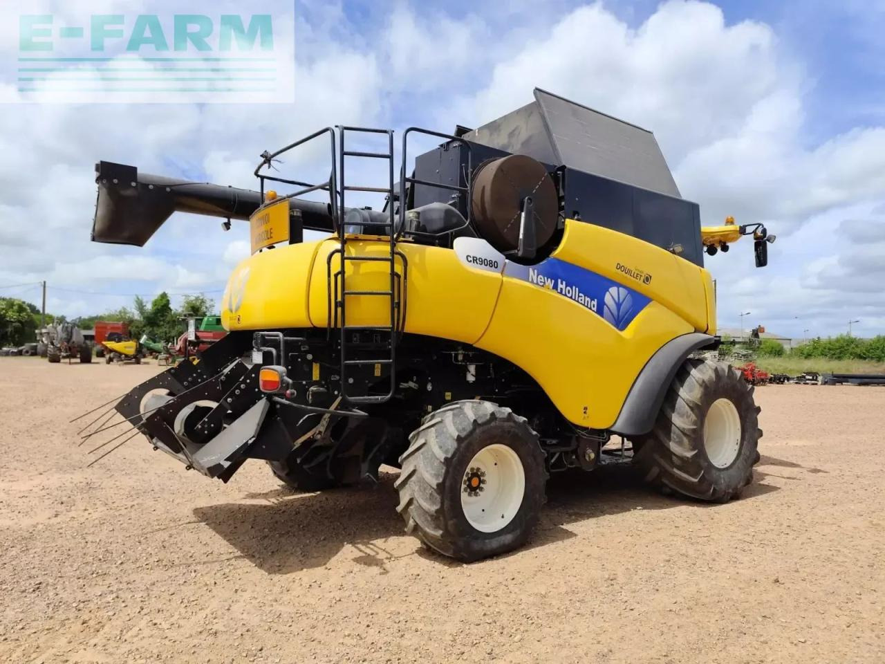 New Holland cr9080 - Зерноуборочный комбайн: фото 2 New Holland cr9080 - Зерноуборочный комбайн: фото 2