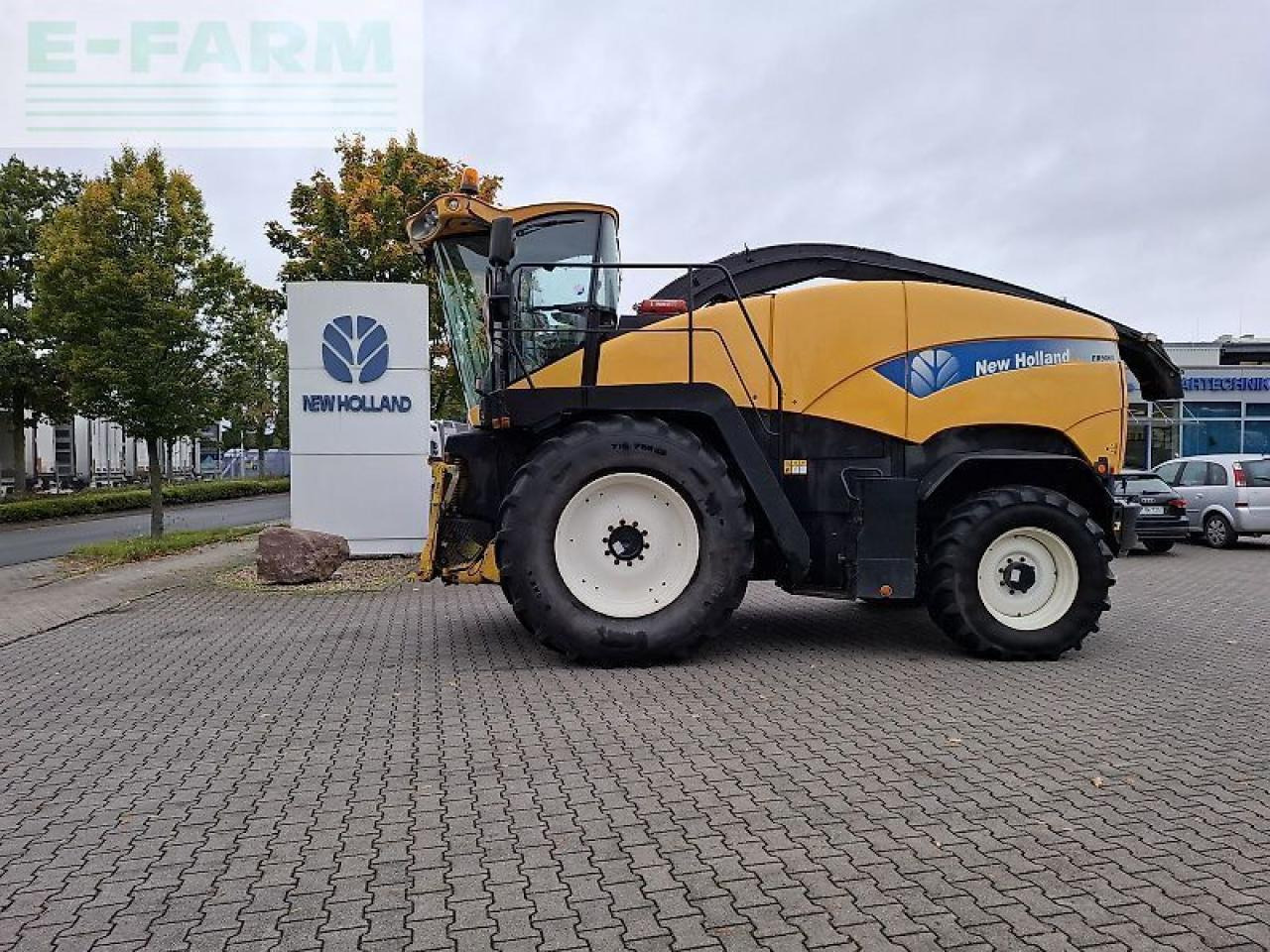 New Holland fr9060 / fr 9060 mit allrad - Кормоуборочный комбайн: фото 1 New Holland fr9060 / fr 9060 mit allrad - Кормоуборочный комбайн: фото 1