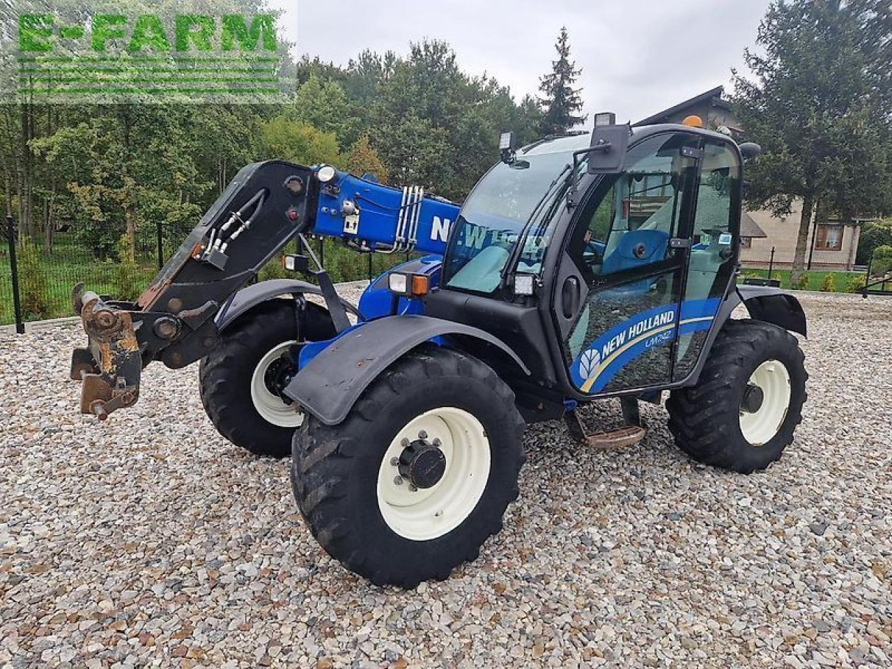Колёсный погрузчик New Holland lm 7.42: фото 6
