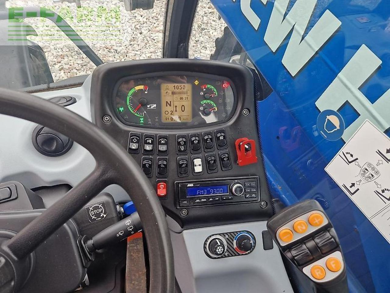 Колёсный погрузчик New Holland lm 7.42: фото 9