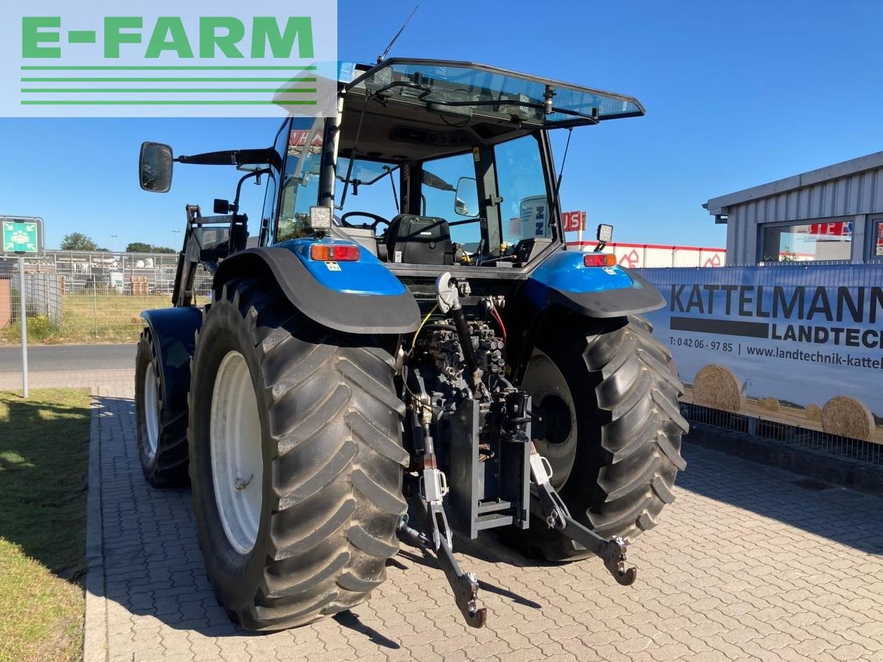 New Holland m 135 - Трактор: фото 4 New Holland m 135 - Трактор: фото 4