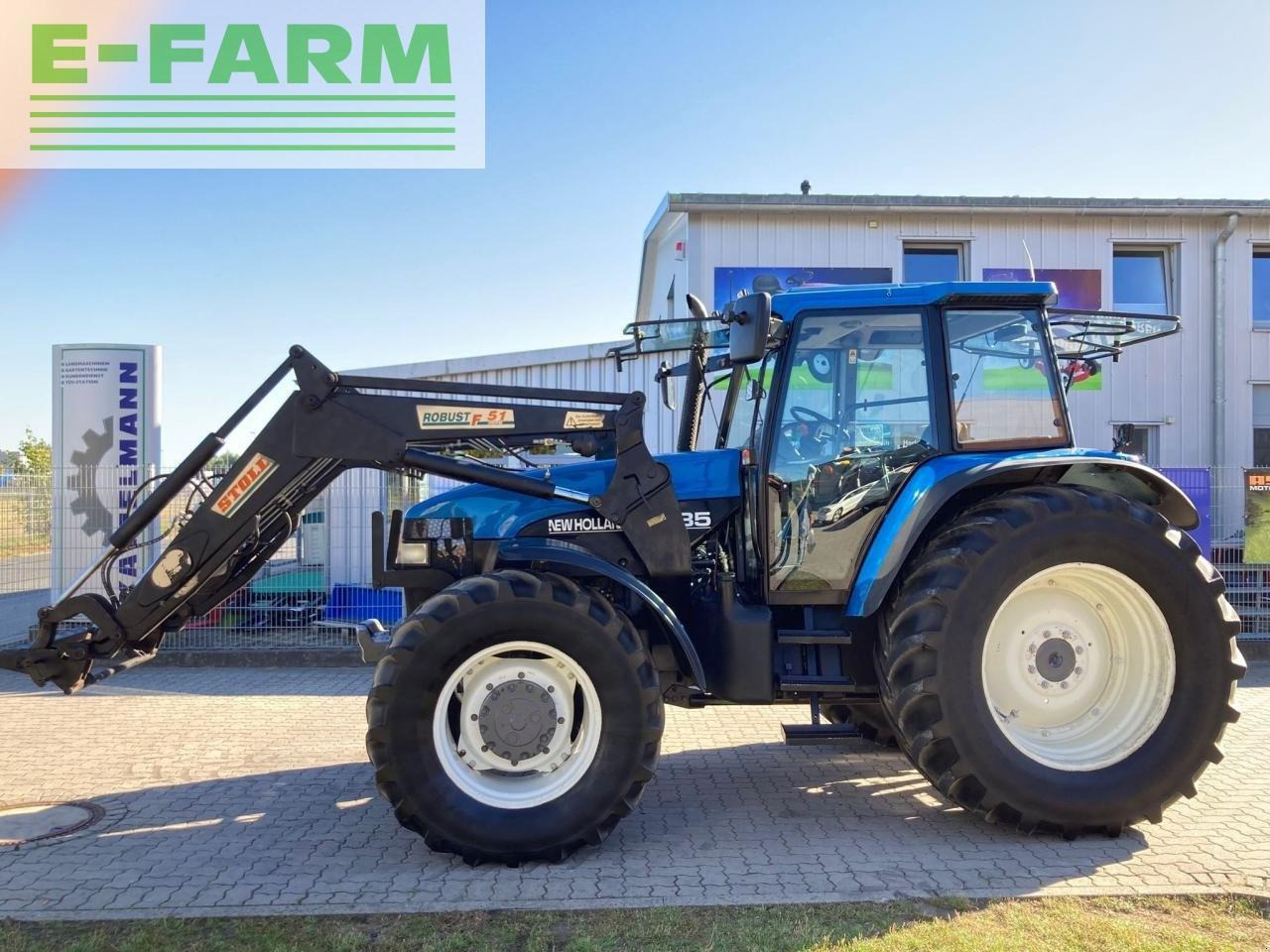 New Holland m 135 - Трактор: фото 2 New Holland m 135 - Трактор: фото 2