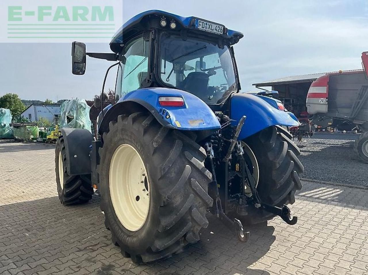 New Holland t 6.180 ec - Трактор: фото 4 New Holland t 6.180 ec - Трактор: фото 4