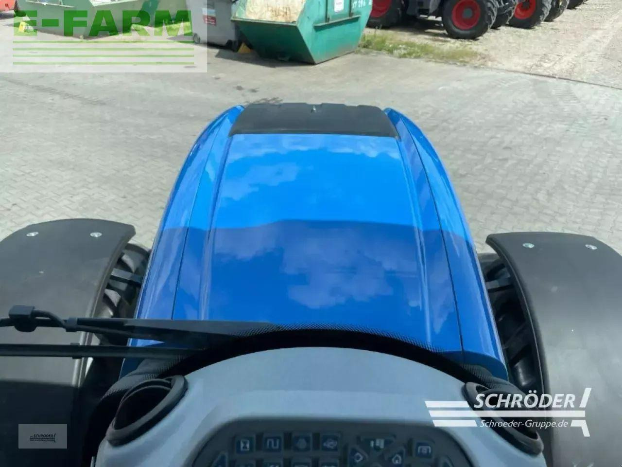 Трактор New Holland t 7.210: фото 17