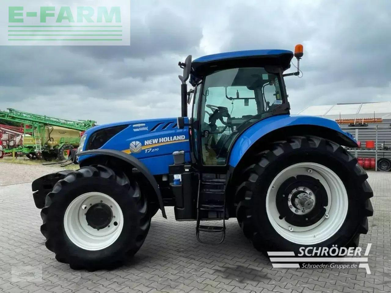 New Holland t 7.270 autocommand - Трактор: фото 4 New Holland t 7.270 autocommand - Трактор: фото 4