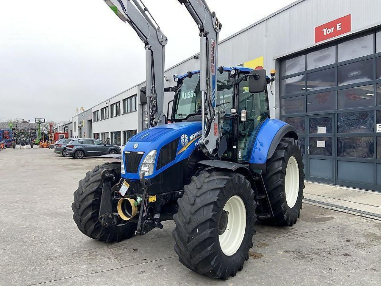 New Holland t5.105 electro command - Трактор: фото 2 New Holland t5.105 electro command - Трактор: фото 2