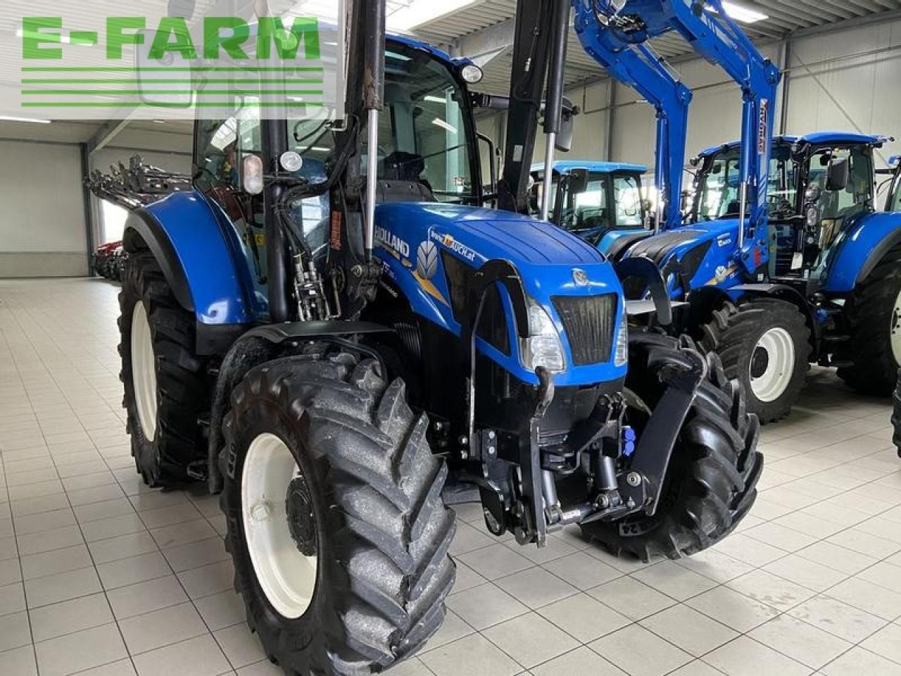 New Holland t5.115 electro command - Трактор: фото 5 New Holland t5.115 electro command - Трактор: фото 5