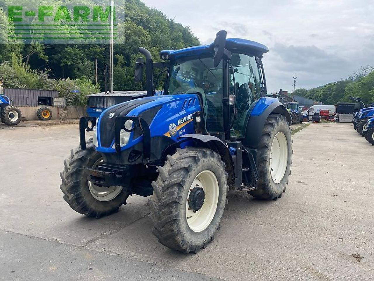 New Holland t6.145 - Трактор: фото 1 New Holland t6.145 - Трактор: фото 1
