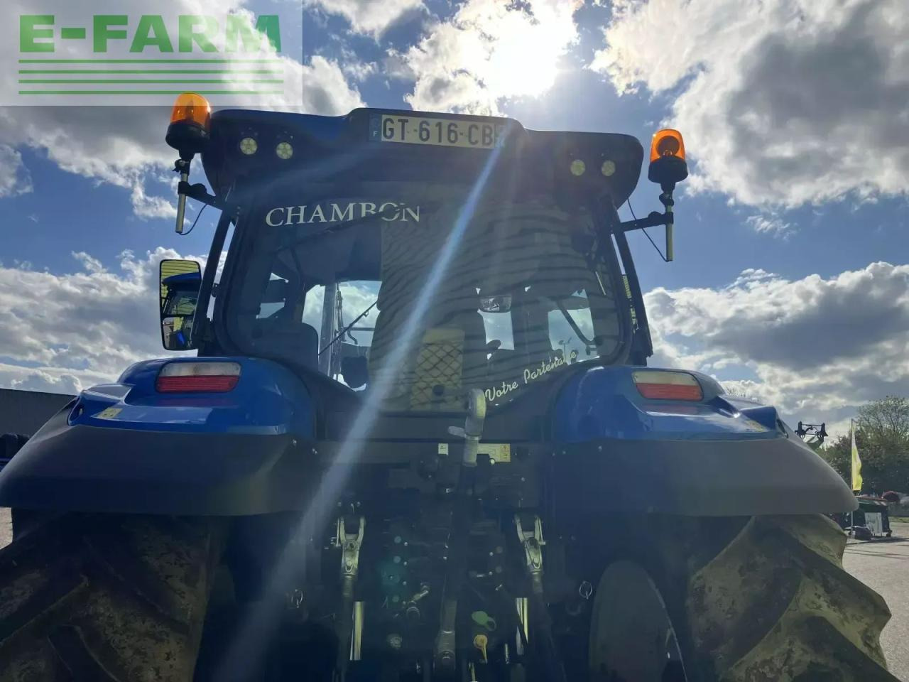 New Holland t6.145 deluxe ec + t412 EC Deluxe - Трактор: фото 5 New Holland t6.145 deluxe ec + t412 EC Deluxe - Трактор: фото 5