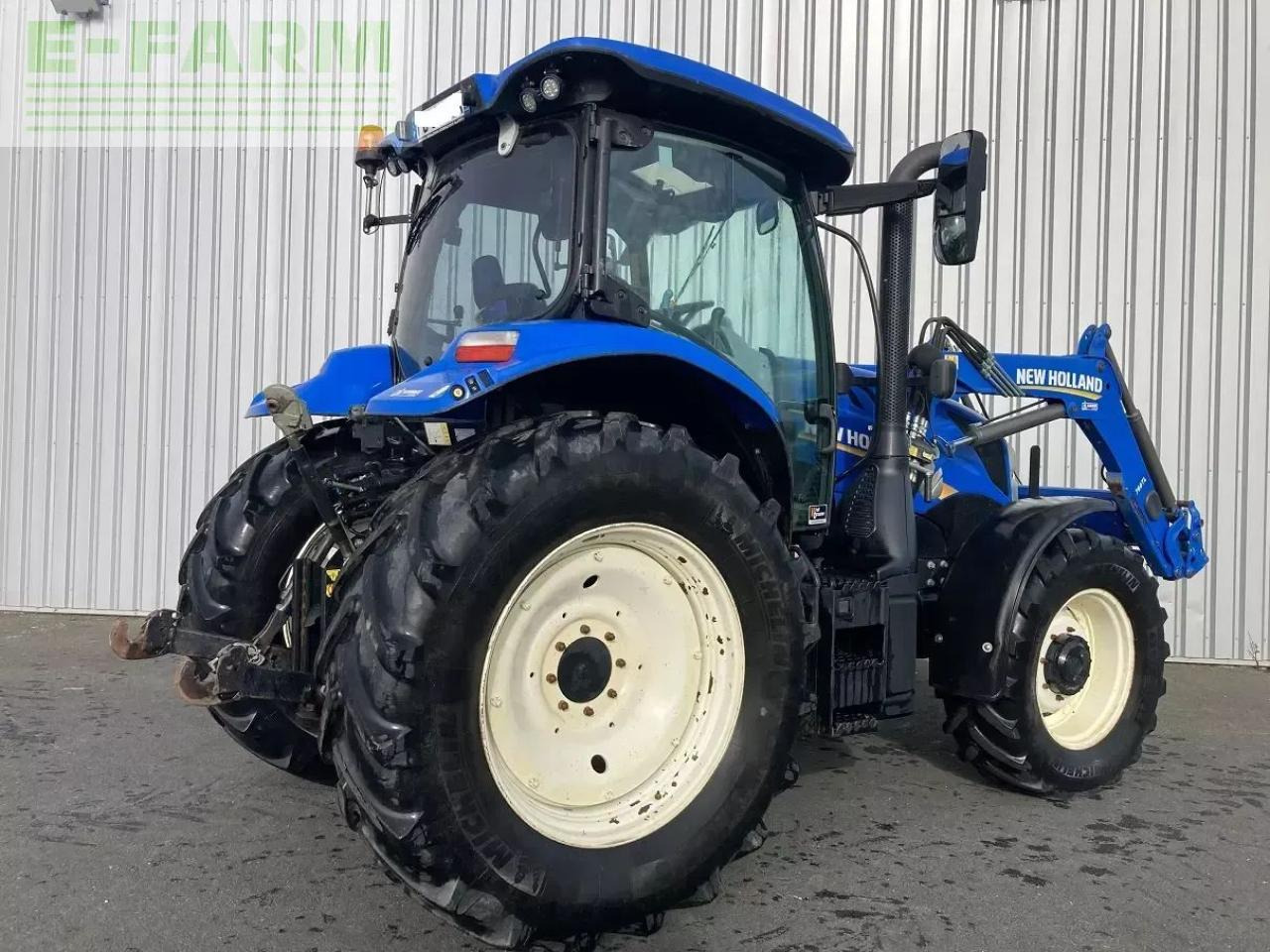 New Holland t6.145 electrocommand t4b - Трактор: фото 4 New Holland t6.145 electrocommand t4b - Трактор: фото 4