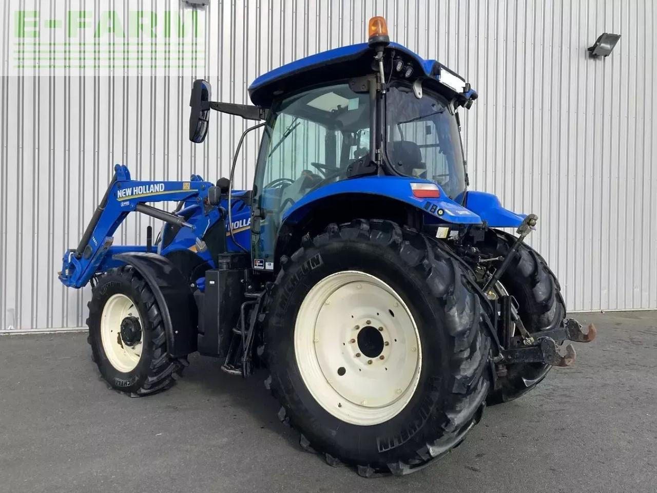 New Holland t6.145 electrocommand t4b - Трактор: фото 3 New Holland t6.145 electrocommand t4b - Трактор: фото 3