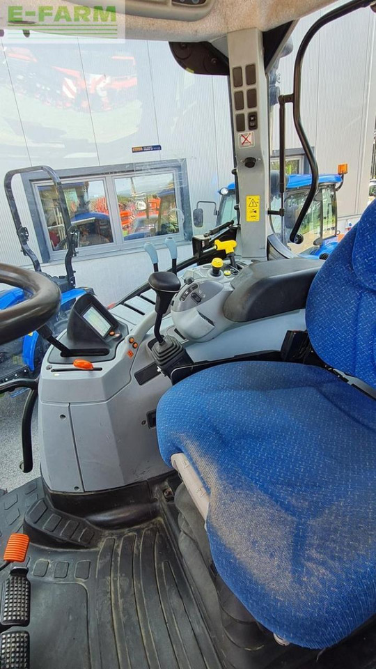 Трактор New Holland t6.150: фото 7 Трактор New Holland t6.150: фото 7