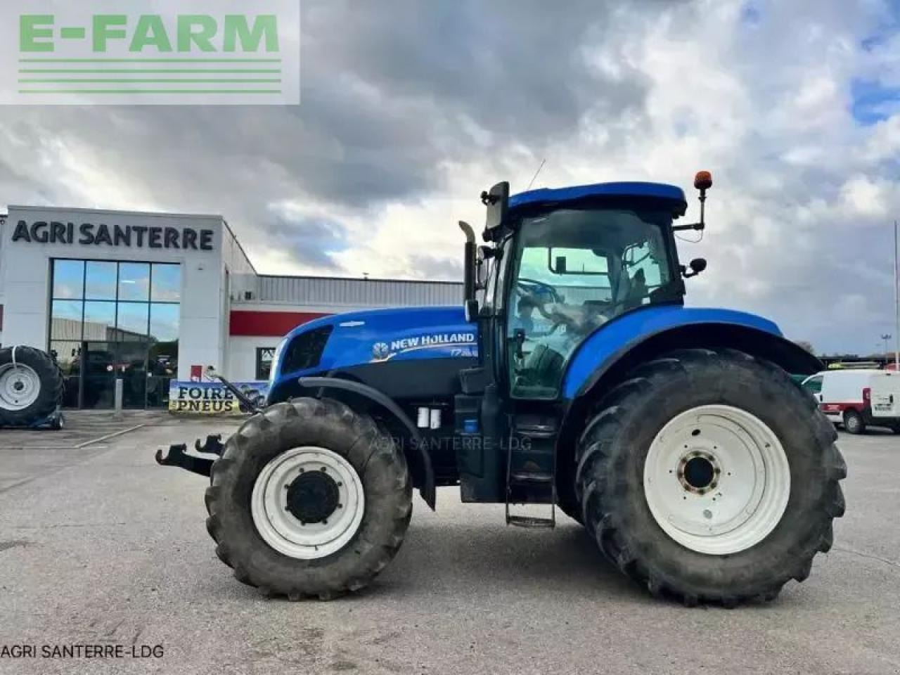 New Holland t7.200 ac - Трактор: фото 1 New Holland t7.200 ac - Трактор: фото 1