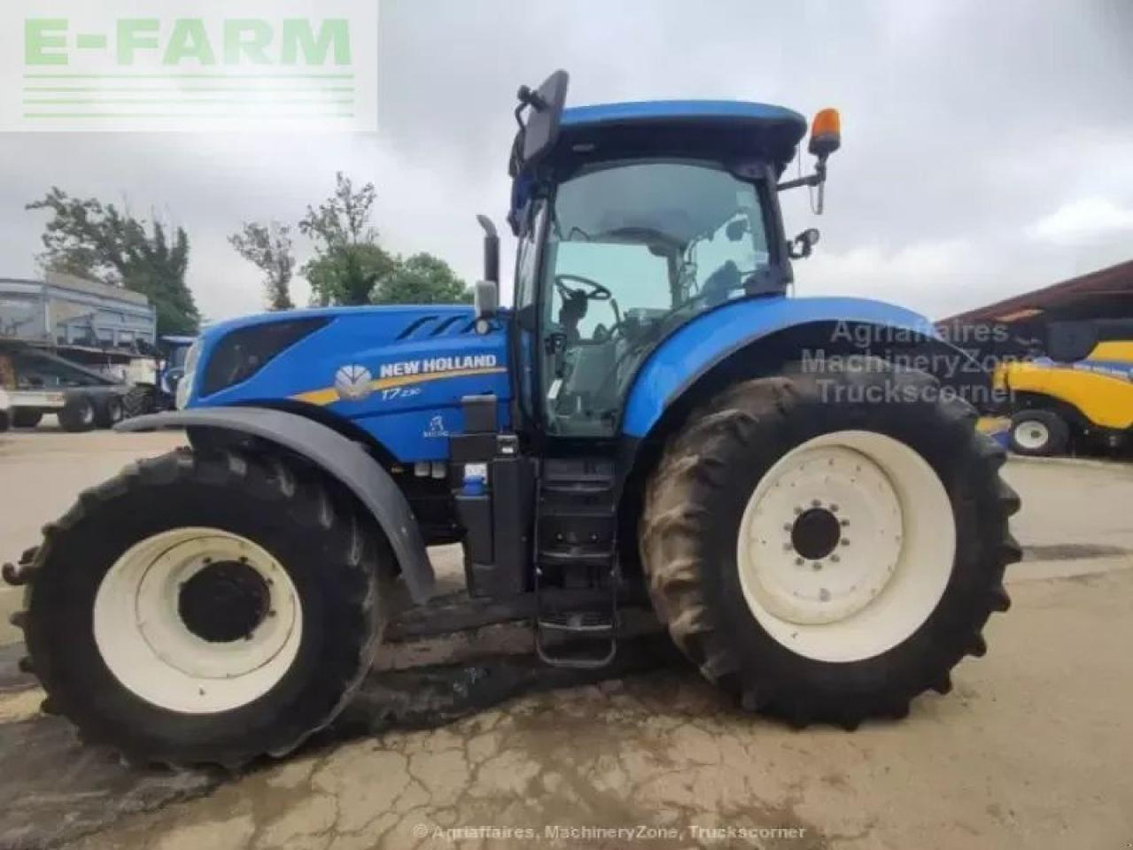 New Holland t7 230 - Трактор: фото 1 New Holland t7 230 - Трактор: фото 1