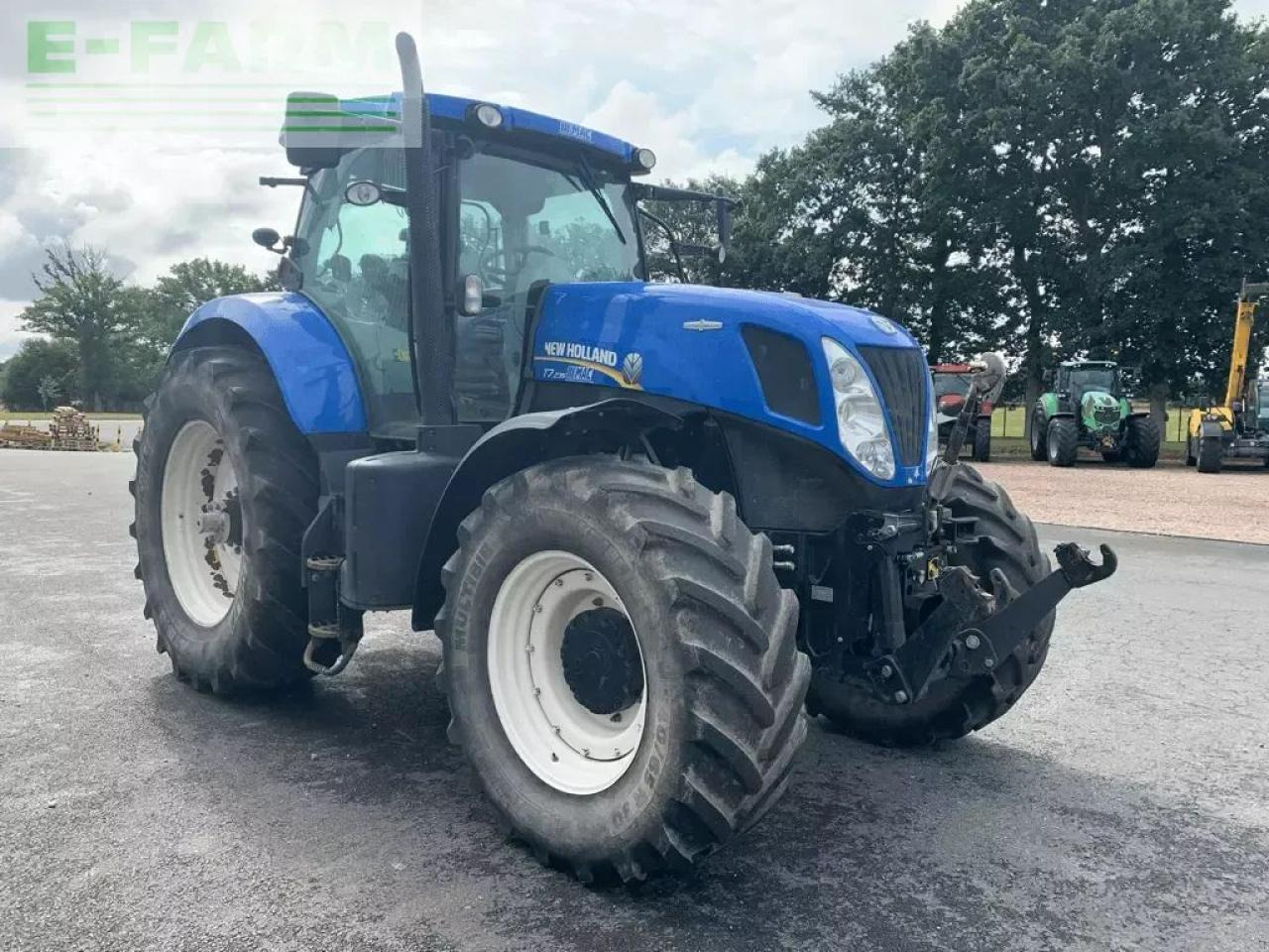 New Holland t7.235 auto command - Трактор: фото 2 New Holland t7.235 auto command - Трактор: фото 2