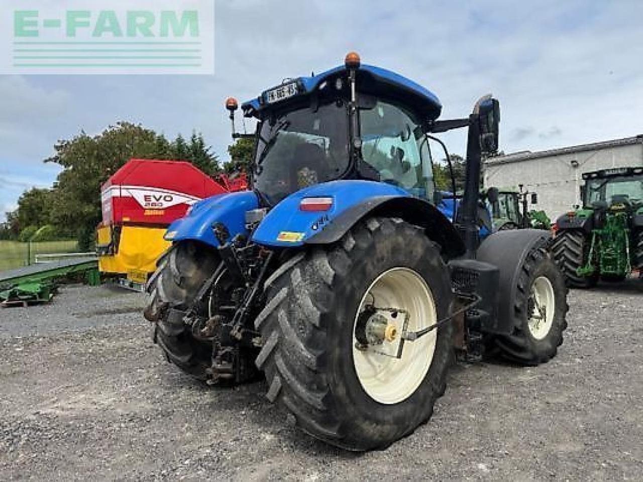 New Holland t7.270 ac - Трактор: фото 4 New Holland t7.270 ac - Трактор: фото 4