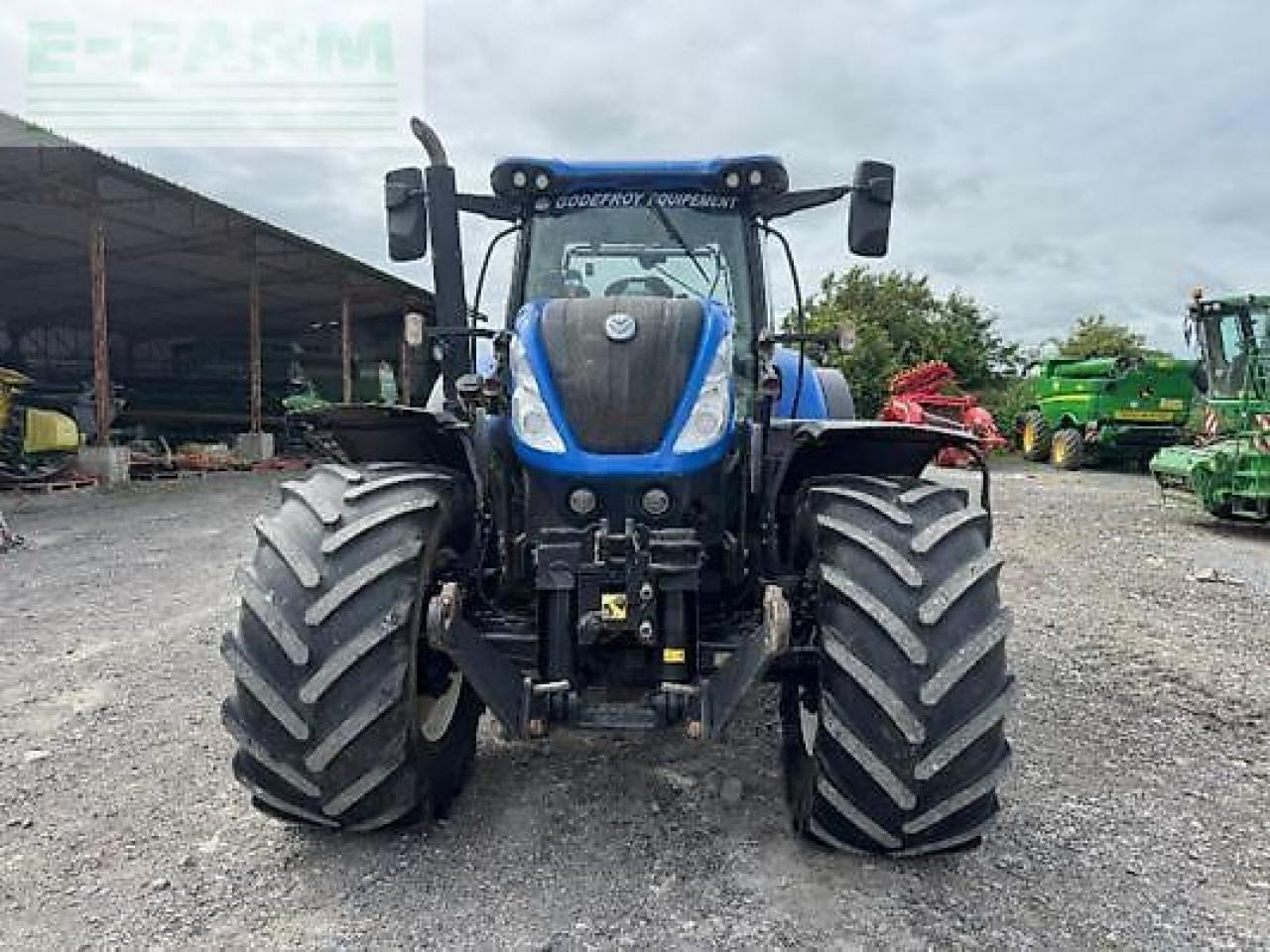 New Holland t7.270 ac - Трактор: фото 2 New Holland t7.270 ac - Трактор: фото 2