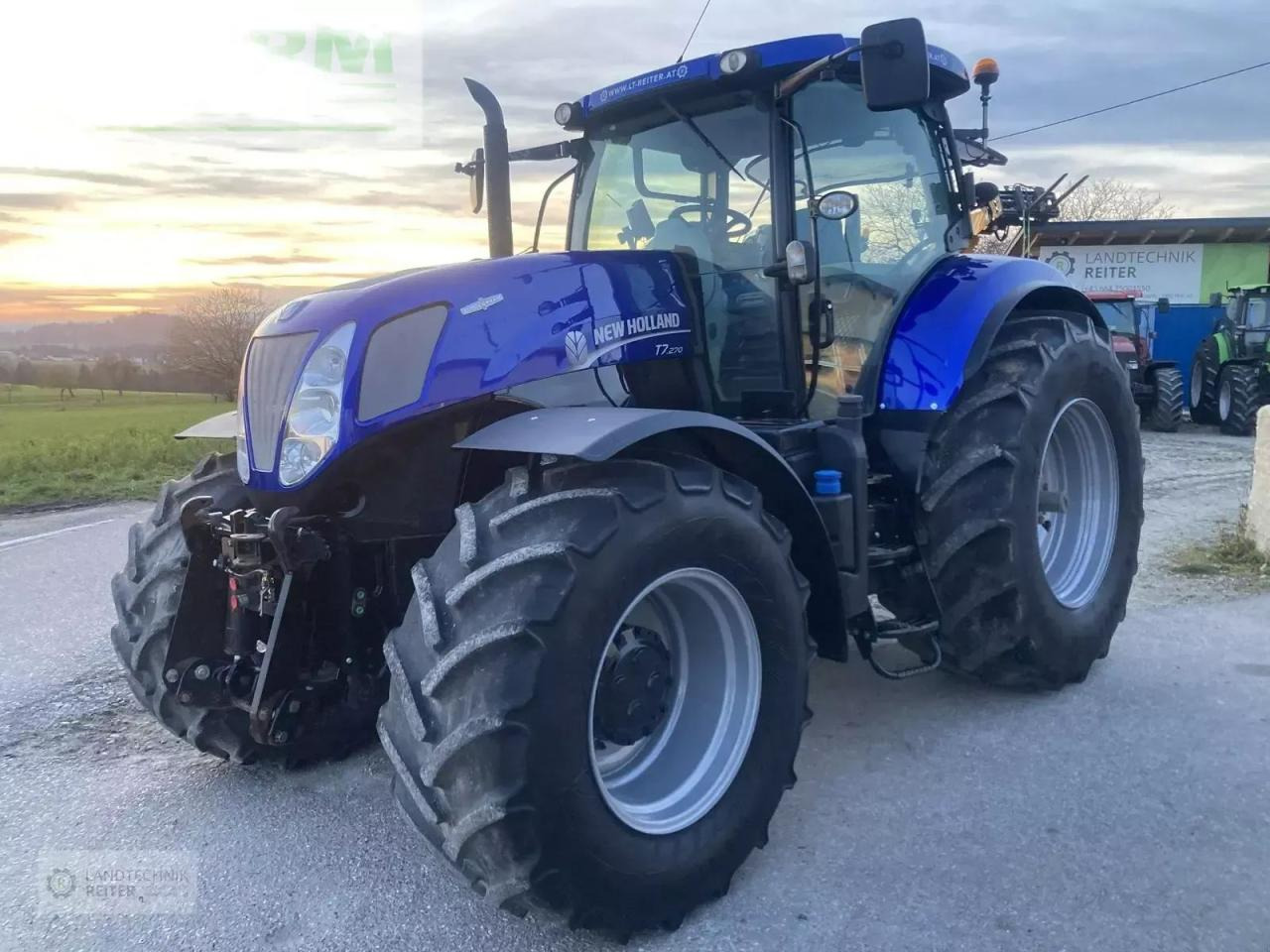 New Holland t7.270 auto command bluepower - Трактор: фото 1 New Holland t7.270 auto command bluepower - Трактор: фото 1